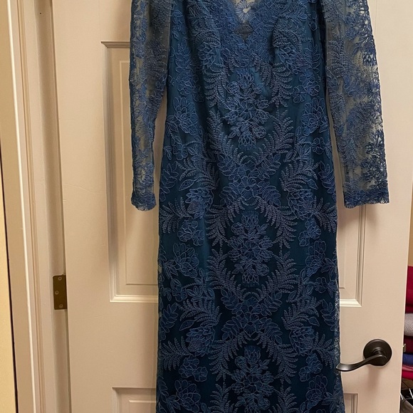 Gorgeous maxi evening gown - Picture 2 of 5